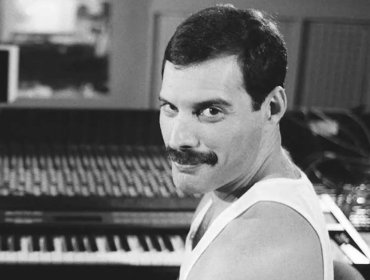Subastarán el piano con el que Freddie Mercury grabó grandes clásicos de Queen