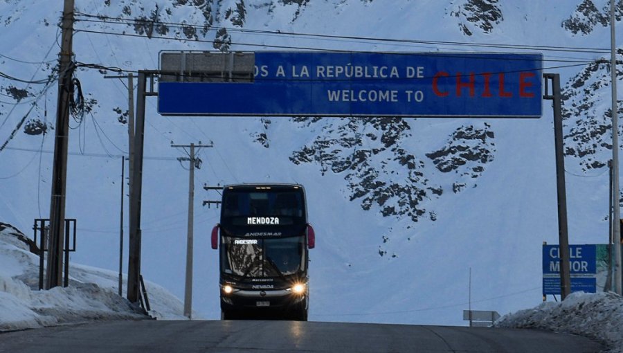 Paso Los Libertadores vuelve a cerrar y revive fantasma de camiones varados: nevazones se extenderían por al menos una semana