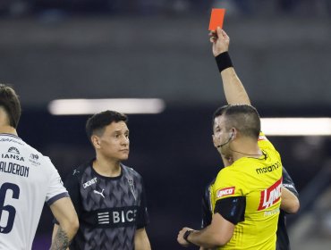 Árbitro revela motivos de las expulsiones de Zuqui y Palavecino en derrota de la UC ante Ñublense