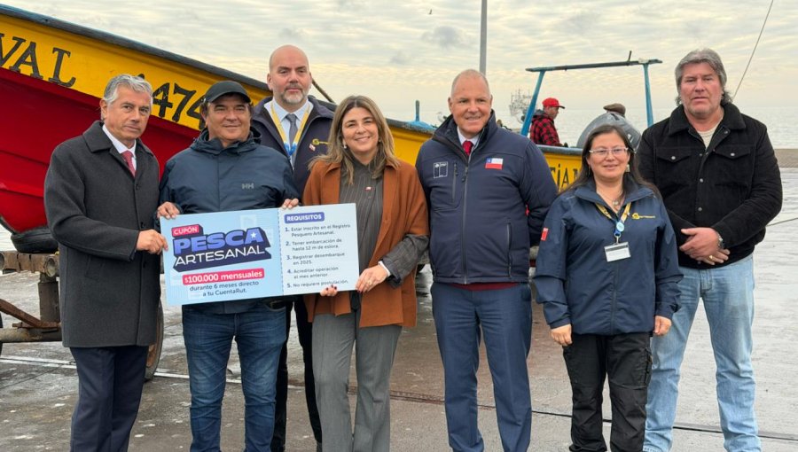 Gobierno entrega cuarta cuota del Bono Pesca en Caleta Portales de Valparaíso: 470 embarcaciones recibirán $100 mil