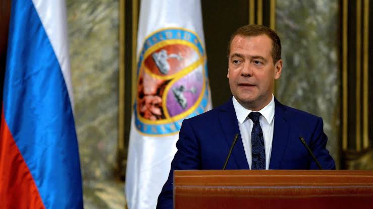 Medvedev acusa a Occidente de crear "nuevos focos de conflicto" en las fronteras de Rusia
