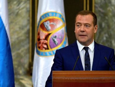 Medvedev acusa a Occidente de crear "nuevos focos de conflicto" en las fronteras de Rusia