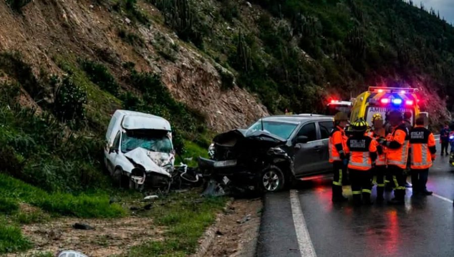 Violenta colisión de tres autos dejó un fallecido y cuatro menores lesionados en Cabildo