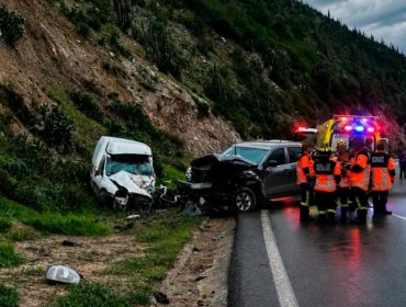 Violenta colisión entre tres vehículos dejó un fallecido y cuatro menores lesionados en Cabildo