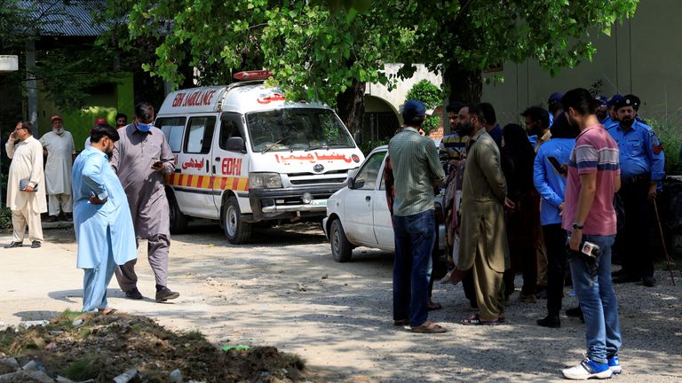 Tragedia en Pakistán: incendio en sala de un hospital deja 14 recién nacidos muertos