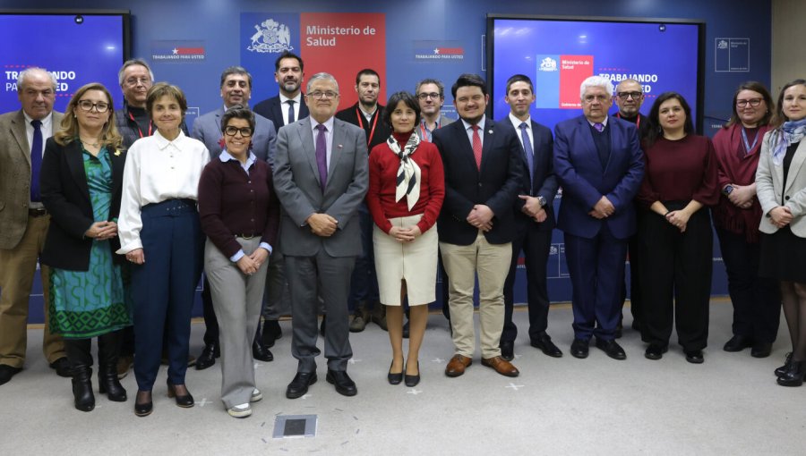 Minsal conforma consejo para establecer medidas que permitan fortalecer la gestión hospitalaria y financiera de la red asistencial