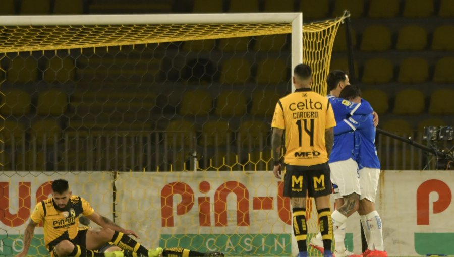 La UC remonta de visita ante Coquimbo Unido y trepa hasta el tercer lugar de la Liga de Primera