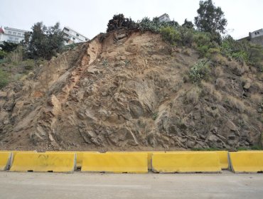 Av. España tendrá cierre total este fin de semana en dirección a Viña del Mar por obras del Serviu en talud afectado por derrumbe