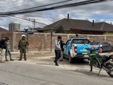 Persecución policial termina con un vehículo incrustado en poste y un detenido por contrabando en Villa Alemana