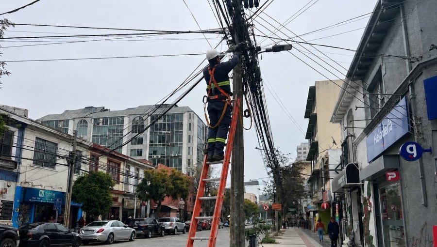 Viña del Mar avanza en el retiro de cables en desuso: van 13 mil metros eliminados