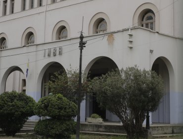 Por ataques incendiarios y daños al vehículo del rector detienen a exalumno del INBA