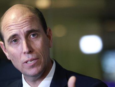 Ministro Arrau defiende la reforma constitucional en materia de seguridad y carga contra los "opinólogos"
