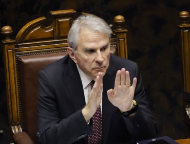 Moreira afirma que la reforma de seguridad "no está exenta de errores" y cuestiona a Arrau por "exponer" a Kast
