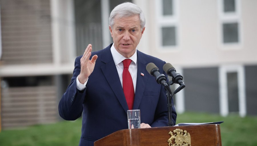 Encuesta Data Influye refleja 61% de desaprobación al Gobierno de José Antonio Kast y pesimismo en materia económica