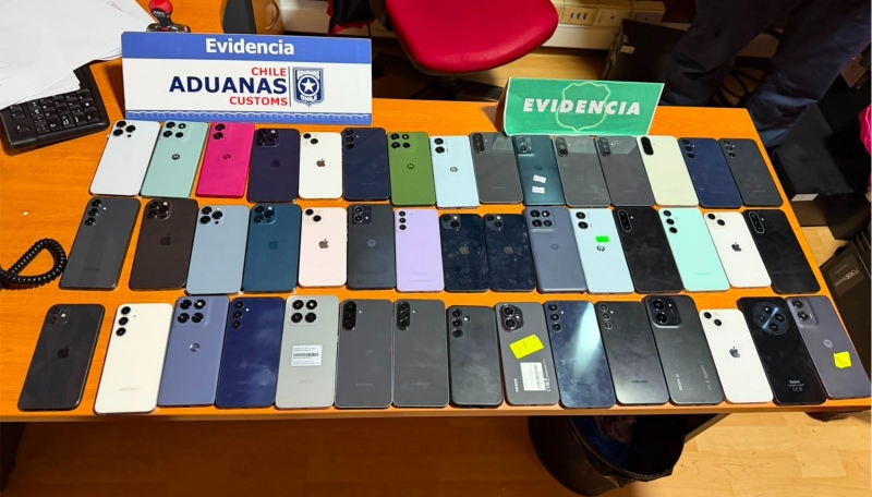 Detectan 135 celulares, 5 tablets y un clonador ocultos al interior de buses argentinos en el paso Liucura en La Araucanía