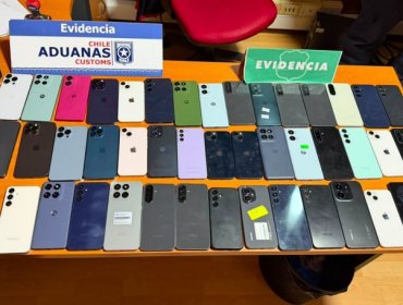 Detectan 135 celulares, 5 tablets y un clonador ocultos al interior de buses argentinos en el paso Liucura en La Araucanía