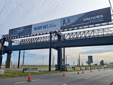 Sigue el enigma sobre el uso comercial de las pasarelas en mal estado de la Av. España de Valparaíso: ¿Hay Decreto Alcaldicio o no?
