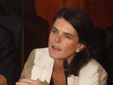 Presidenta de Comisión de Nueva Arquitectura del Estado dice que "es un error plantear que se busca racionalizar o despedir"