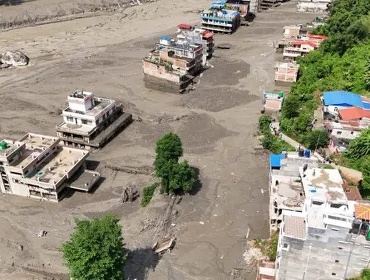 Aumentan a 626 los fallecidos y a más de 2 mil los desaparecidos tras devastadoras inundaciones en Nepal