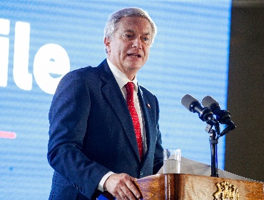 Encuesta Criteria: Aprobación de Kast baja a 33% y desaprobación llega al 55%