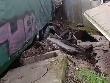 Descarrilamiento de tren provoca corte de agua y daños en vivienda en Lota