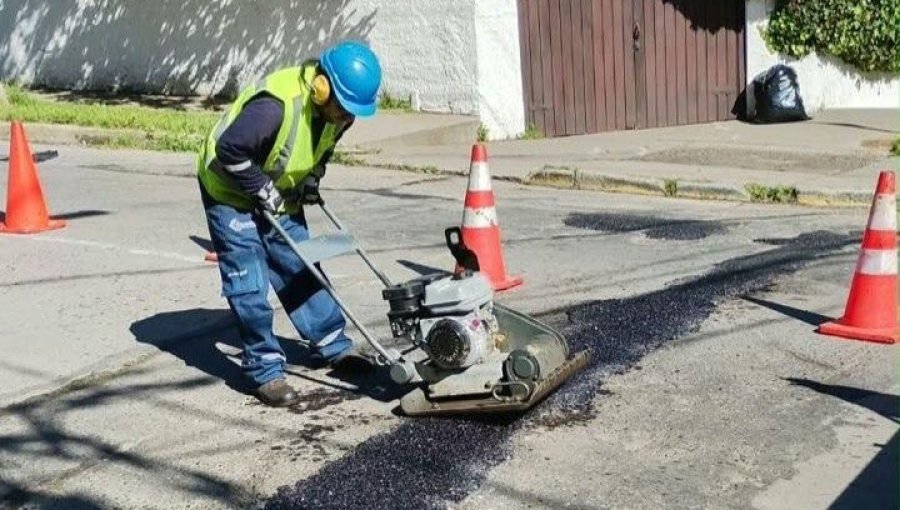 Municipio de Viña del Mar intensifica plan de bacheo de calles tras paso de sistemas frontales