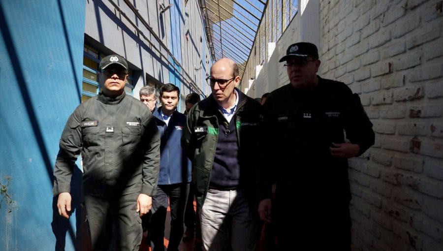 Ministro de Seguridad revisó condiciones de seguridad y reinserción en cárcel de Quillota
