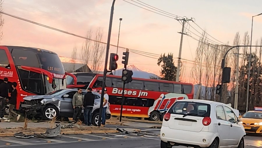 Al menos dos personas resultaron lesionadas tras colisión frontal entre dos vehículos en San Felipe