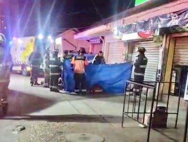Acribillan a hombre afuera de una botillería y muere en plena vía pública de La Cruz