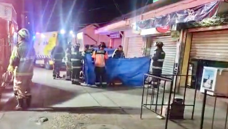 Acribillan a hombre afuera de una botillería y muere en plena vía pública de La Cruz