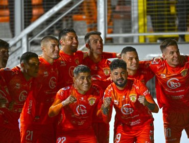 Cobreloa derrota a San Marcos de Arica y por diferencia de goles supera a S. Wanderers en la cima del Ascenso
