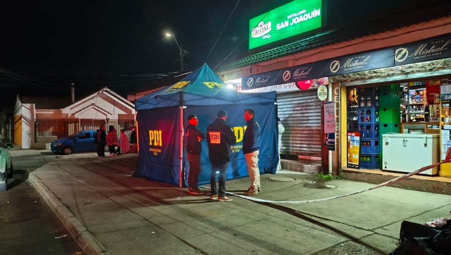 Acribillan a hombre afuera de una botillería y muere en plena vía pública de La Cruz
