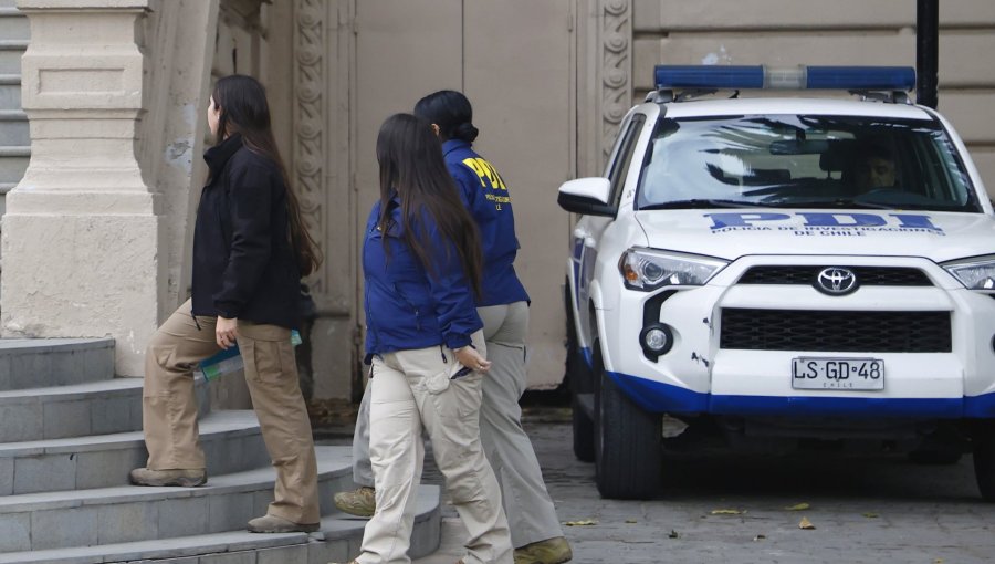 Delincuentes cortaron la luz para evitar cámaras de seguridad y robaron oficinas del Conservador de Bienes Raíces de Concón