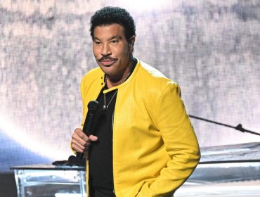 Lionel Richie fue hospitalizado tras dificultades para mantenerse de pie durante un show
