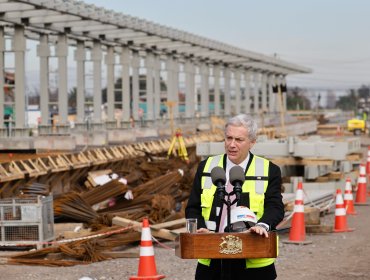 Presidente Kast visitó obras del Tren Melipilla que beneficiará a más de 1,7 millones de personas: proyecto registra un 30% de avance
