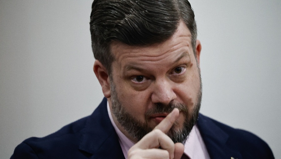 Johannes Kaiser vuelve a arremeter contra el Presidente Kast por no indultar a uniformados presos por violaciones a los DD.HH.