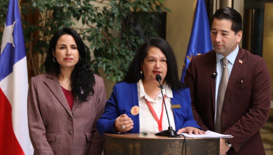 Diputados Sofía González y Javier Olivares impulsan bancada transversal para políticas de cuidados: agrupa a 70 parlamentarios