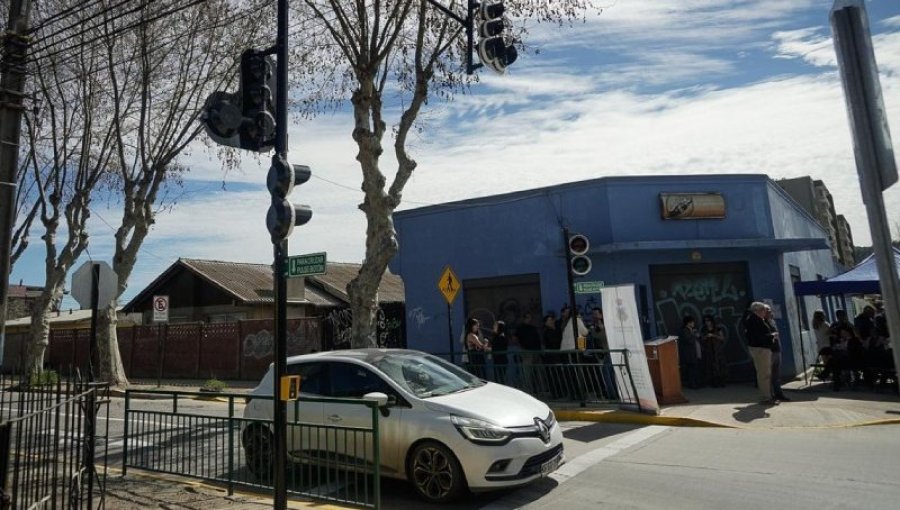 Vecinos del sector norte de Villa Alemana celebran la inauguración de semáforos en cruce de Ignacio Carrera Pinto y Madrid