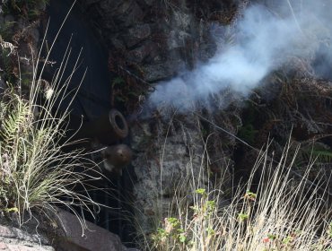 Tras siete años en silencio: Vuelve el tradicional "cañonazo de las 12" al cerro Santa Lucía de Santiago