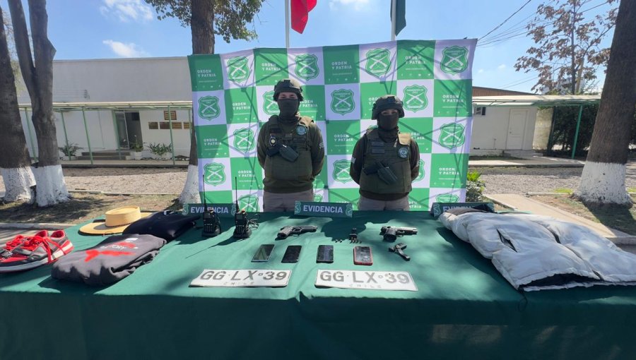 Desarticulan organización dedicada al robo violento de vehículos de apps de transporte y al tráfico de armas de fuego en Santiago