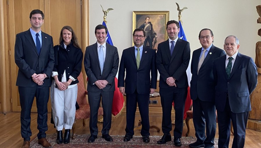 UDI se reúne con el canciller Pérez Mackenna y exige a la oposición retirar solicitud de interpelación