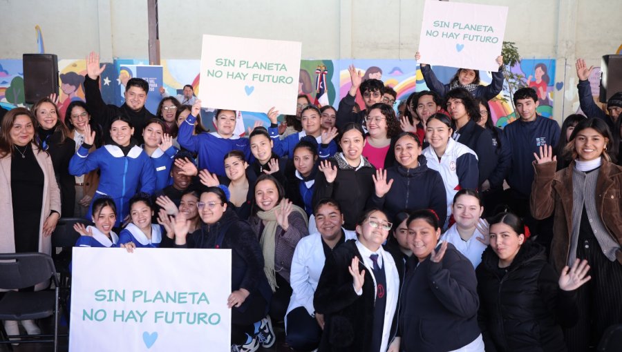 Municipio de Valparaíso lanza fondo para financiar proyectos juveniles contra el cambio climático