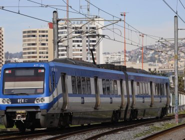 Desesperación en el Tren Limache-Puerto: pasajeros intentaron abrir ventanas por corte de luz que dejó al servicio sin aire acondicionado