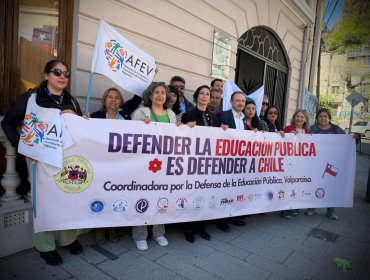 Organizaciones de Valparaíso recurren a Contraloría a denunciar "desmantelamiento" de la educación pública por recortes de Kast