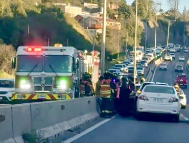 Colisión múltiple involucra a tres vehículos en el Camino Internacional de Viña del Mar