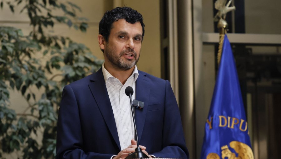 Diputado Bassa emplaza al sistema político tras cuatro años del Rechazo: "No vamos a seguir siendo el chivo expiatorio"