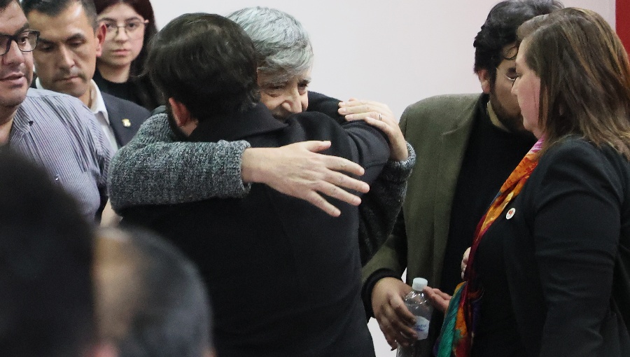 Boric despide a Camilo Escalona: "Gracias a él y su generación estamos aquí"