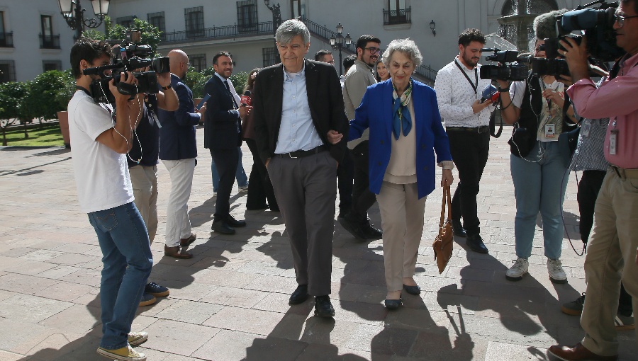 Congreso lamenta muerte de Camilo Escalona y destaca su aporte a la democracia