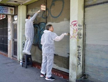 Pintan locales del centro de Villa Alemana para mejorar su orden, limpieza y seguridad