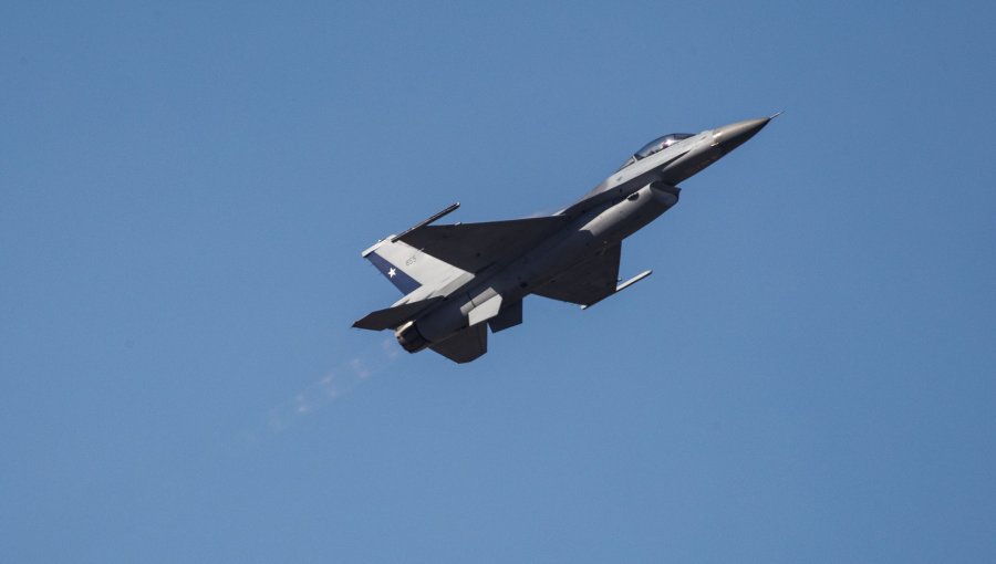 Fuerza Aérea de Chile calienta motores para la Parada Militar con sobrevuelo de los F-16 por 11 comunas de la región de Valparaíso